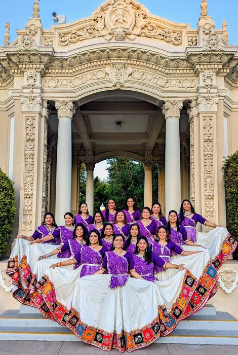 Group photo with skirts fanned out at Balboa Park